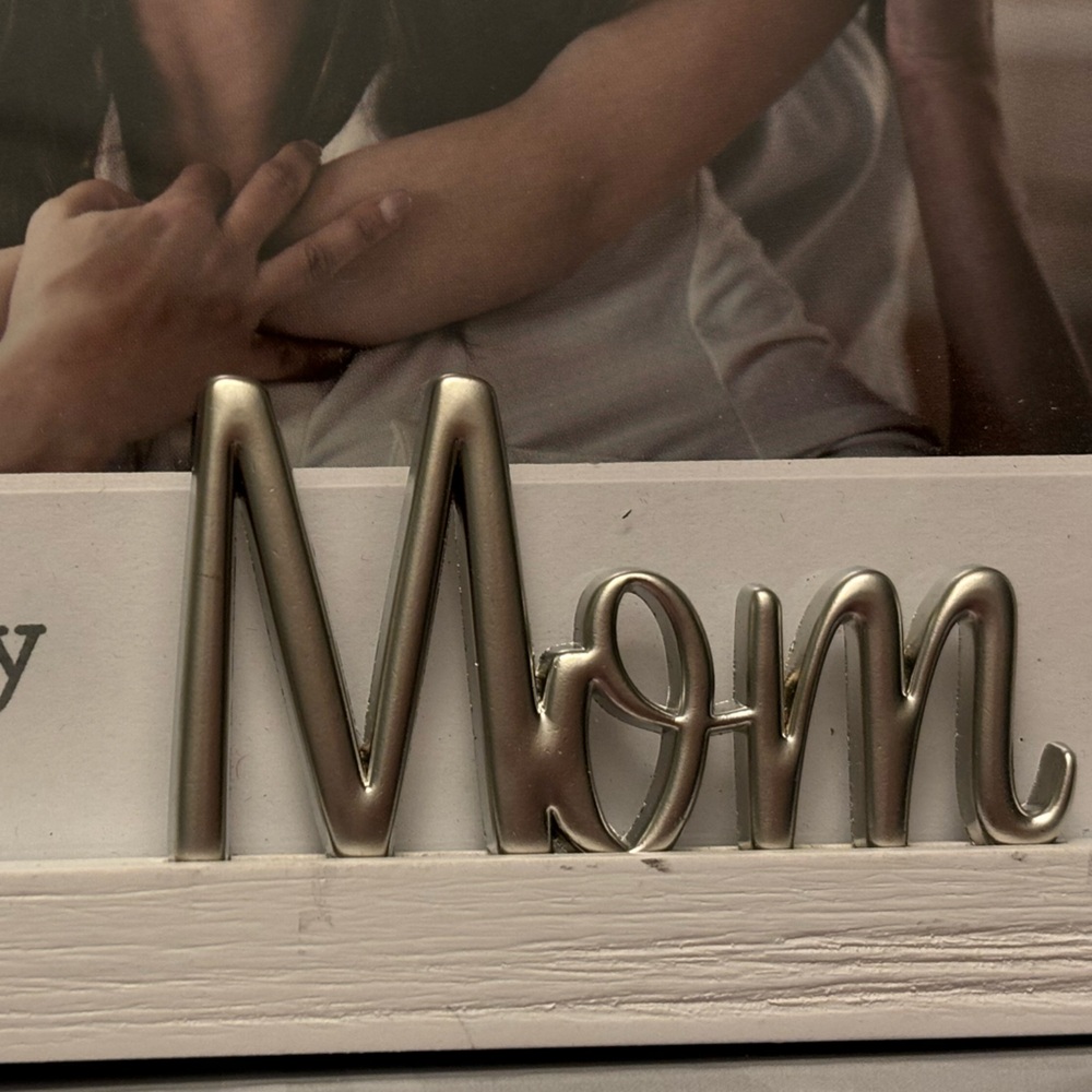Brand new mom picture frame - Picture 5 of 5